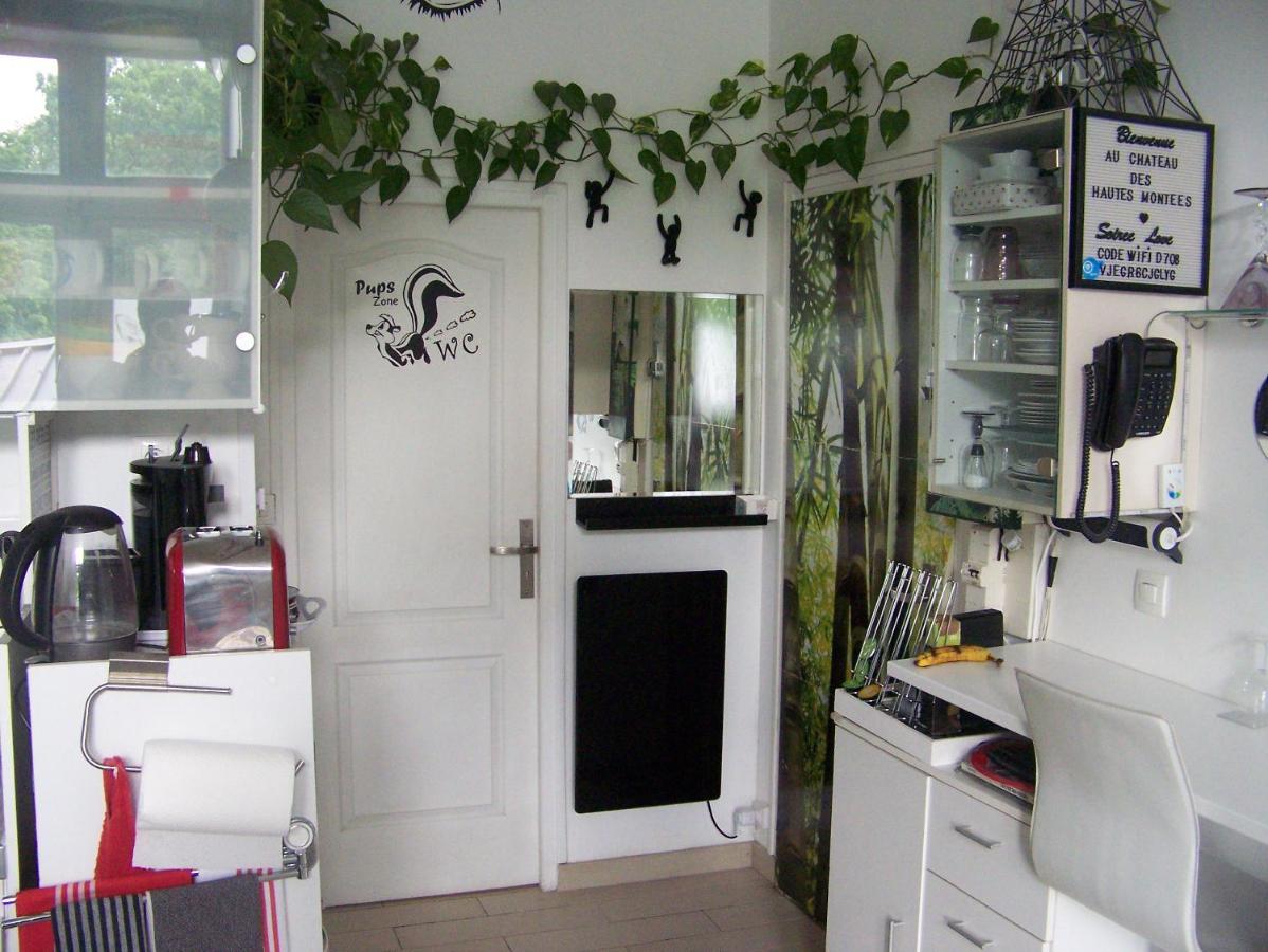 Charmant Studio Au Calme Tout Confort Dans Chateau Neo Gothique Proche Zenith Comet Orleans Parking Voiture Gratuit Wifi Haut Debit Rue Des Montees Exterior photo
